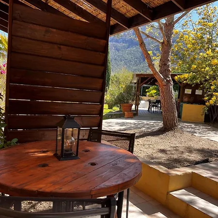 Le Jardin Des Gorges Bed & Breakfast
