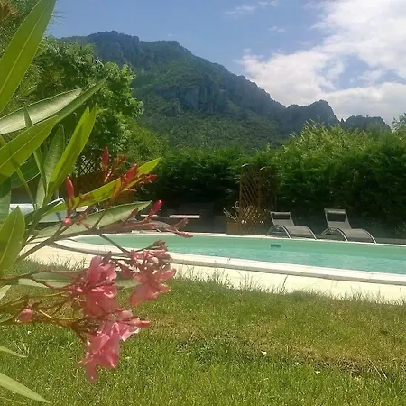 Le Jardin Des Gorges Bed & Breakfast
